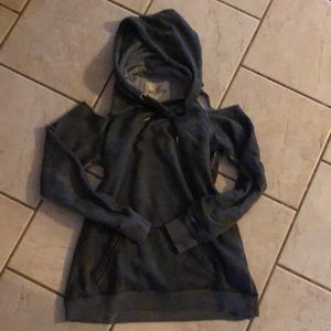 Hollister cut off hoodie